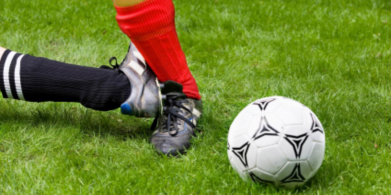 Zes op tien amateurvoetballers lopen blessures op